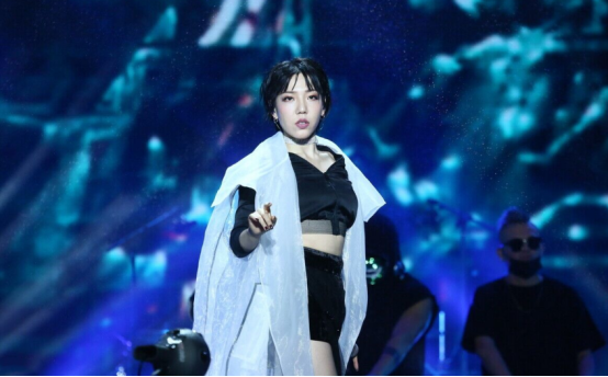 吳莫愁：憑《好聲音》爆紅，如今“失業”，她是資本的犧牲品嘛？