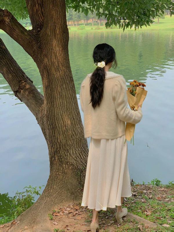 小個子女生秋冬怎麼穿？毛呢外套+直筒牛仔褲，穿出職場範