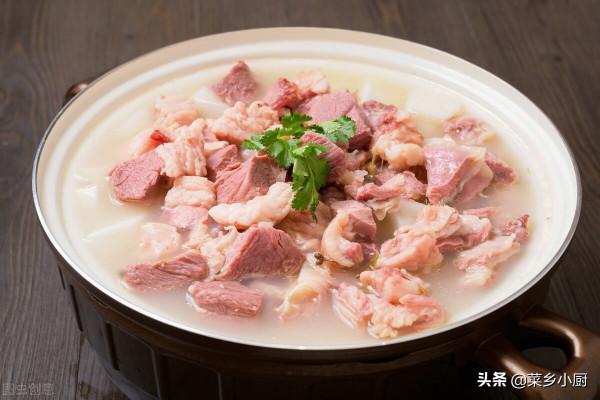 廚師長教你：“清燉牛肉”的做法，湯清肉爛，鮮美宜人