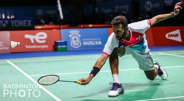 羽毛球專家把脈：接吊球步法慢，這是什麼原因？