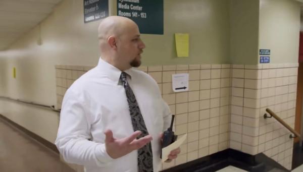 死也不打疫苗，還狂開新冠派對，為什麼只有美國人越來越“反智”