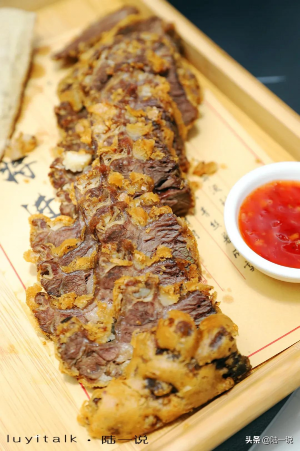 春節來客人，這樣請客很有面子，龍蝦鮑魚螃蟹都有，不到2000元