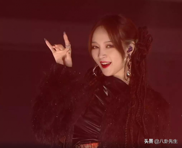 芒果超拼夜:李斯丹妮蘋果肌矚目,胡彥斌圓成球,靳夢佳變網紅臉 芒果超拼夜:李斯丹妮蘋果肌矚目,胡彥斌圓成球,靳夢佳變網紅臉