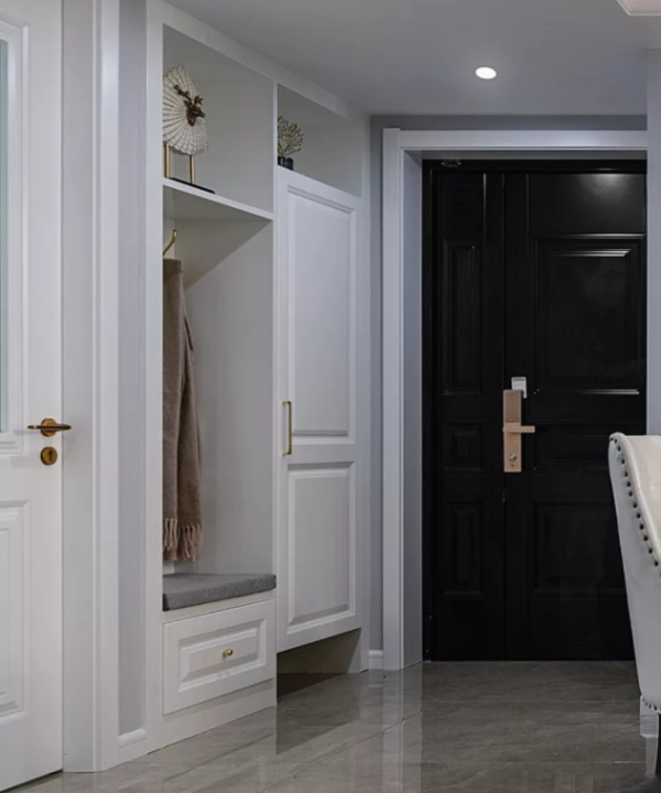 父母幫忙買的130㎡，軟裝到位效果相當耐看，兩衛非常的便利