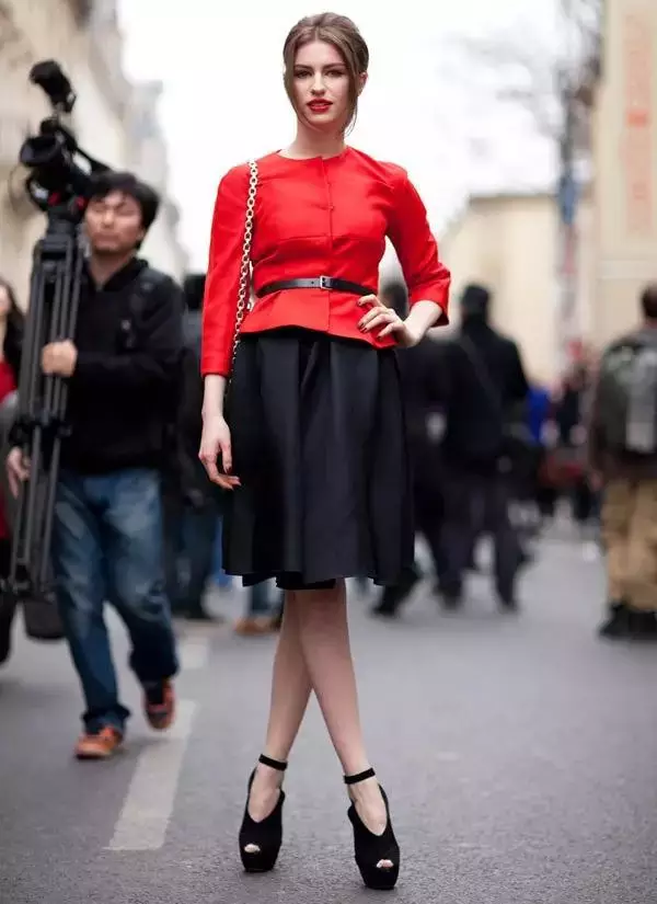 秋冬穿衣，記住這8點就能顯瘦