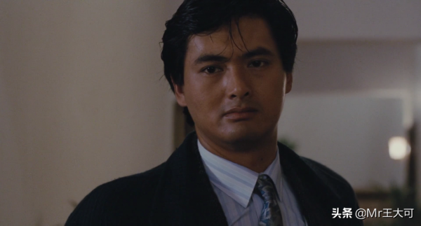 電影《英雄本色》，誰才是陷害阿豪的元兇和造成小馬悲劇的推手