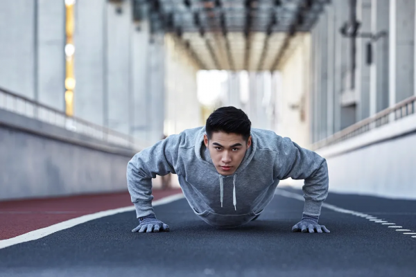 不想去健身房?徒手健身瞭解一下 不想去健身房?徒手健身瞭解一下