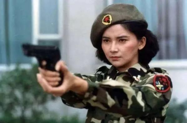 “霸王花”胡慧中的人生堪比電視劇,大紅時被火燒傷,情路坎坷 “霸王花”胡慧中的人生堪比電視劇,大紅時被火燒傷,情路坎坷