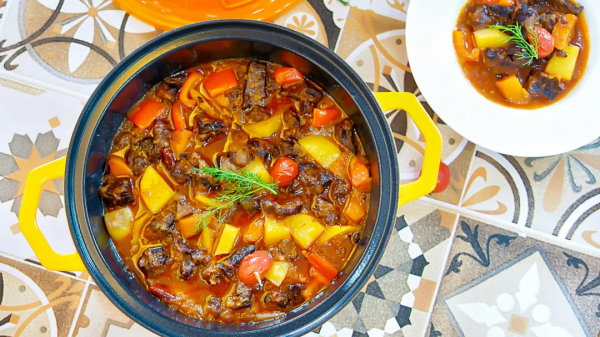 十週年慶食譜|番茄紅酒燉牛腩,牛腩的美味、紅酒的浪漫盡在這裡 十週年慶食譜|番茄紅酒燉牛腩,牛腩的美味、紅酒的浪漫盡在這裡