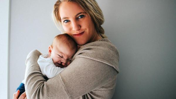 父母不顧醫生建議拒絕墮胎，重度唇顎裂的寶寶現在長成美男了