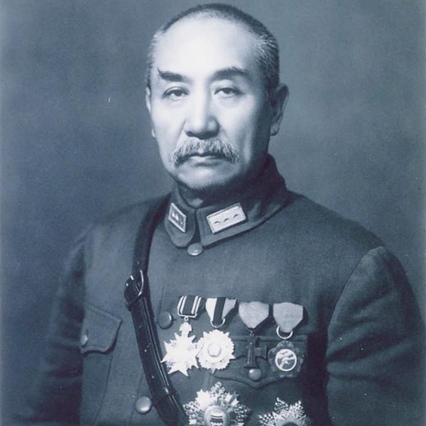 師長被馬家軍殺害，政委裝成乞丐逃脫，12年後率一個軍報仇