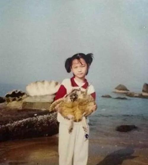 中國女排隊員的童年照,你能認出誰? 中國女排隊員的童年照,你能認出誰?