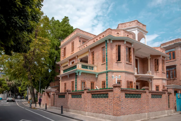 危房也能賣1.2個億? 危房也能賣1.2個億?