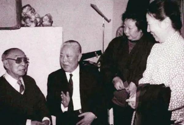 京劇青衣謝虹雯，一嫁英年早逝楊寶森，44歲二嫁張君秋相伴終生