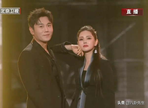 沸騰之夜眾星雲集：楊穎唱歌也瞪眼，吳宣儀臉圓，男藝人普遍發福