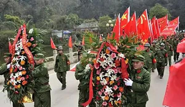 20歲軍人為國捐軀，4位親人相繼離世，39年後唯一的姐姐前來哭祭