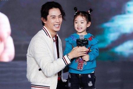 人前貴公子，人後“靠女人上位”？這5位男星，都曾被叫軟飯男