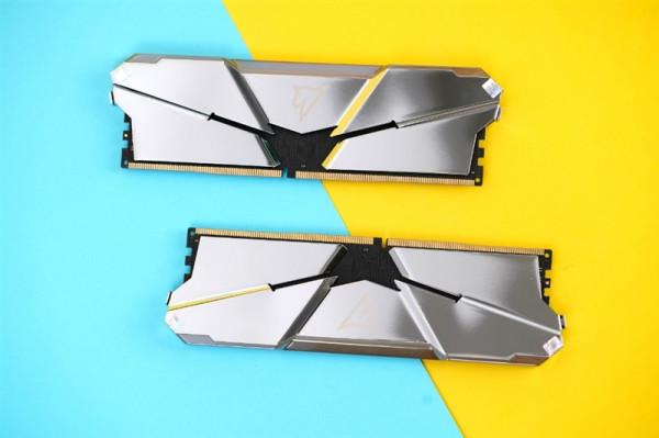 意想不到的國產長鑫顆粒！朗科絕影RGB DDR4-3200 CL14記憶體評測：唯一媲美三星 還更便宜