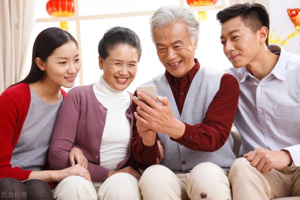 年底送父母什麼手機？首選這3款，配置強悍價格不高