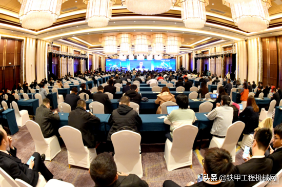 無人駕駛、純電動、智慧礦山，柳工1126全球客戶節上驚現科幻片