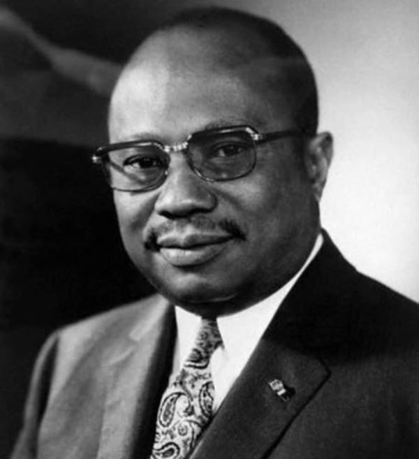 非洲殘暴獨裁者多伊，靠武力奪得政權，最後死得比薩達姆還慘