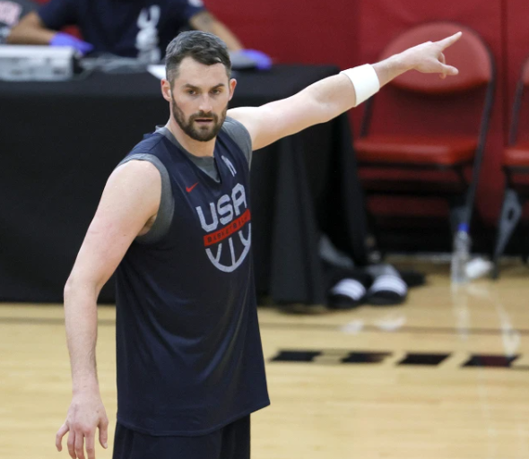 33歲樂福為何還能入選美國男籃?真的沒有內線了 33歲樂福為何還能入選美國男籃?真的沒有內線了