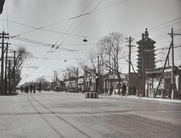 1961年卡車險些撞上週總理座駕,總理下令徹查:對方有意還是無意 1961年卡車險些撞上週總理座駕,總理下令徹查:對方有意還是無意