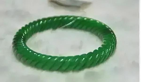 宋美齡價值2億的麻花手鐲，戴到離世：第一任主人僅花費4萬大洋