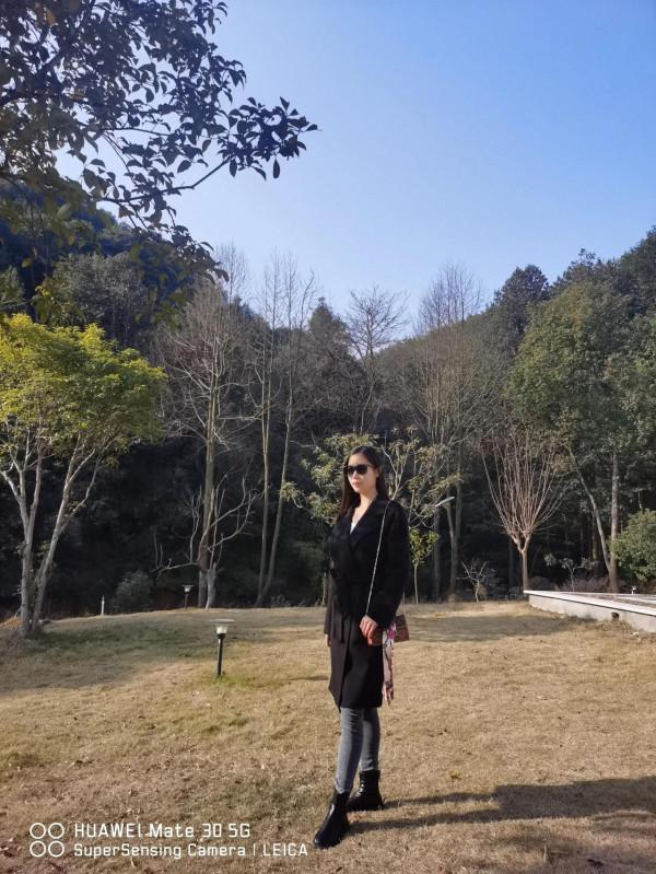 黑色系的美，黑玫瑰上線