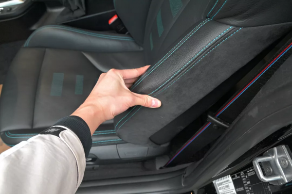 純正寶馬駕控,短小車身,前置後驅,4.2秒破百——二手 寶馬M2 純正寶馬駕控,短小車身,前置後驅,4.2秒破百——二手 寶馬M2