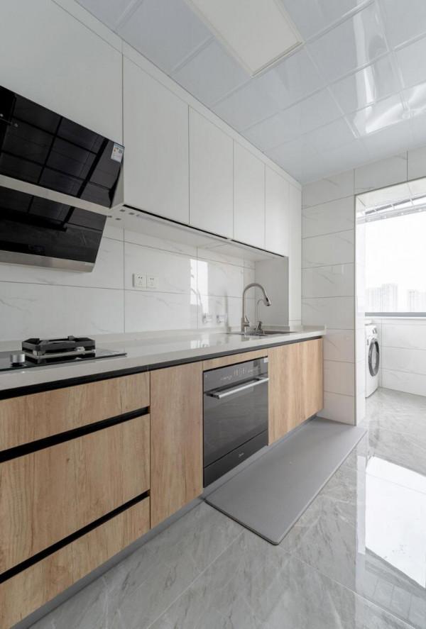 櫃子做一體式越來越普遍，看她家，不僅收納強大，還不佔空間