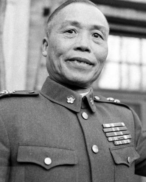 1937年劉仲容面見李宗仁,閒聊時透露:毛先生說,蔣介石阻攔不住 1937年劉仲容面見李宗仁,閒聊時透露:毛先生說,蔣介石阻攔不住