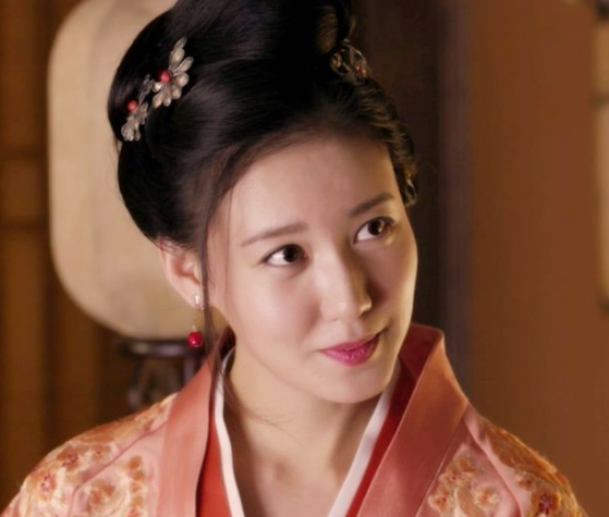 央視帶頭宣傳，張靜初女性大劇開機，與《隱秘而偉大》夏處長搭檔