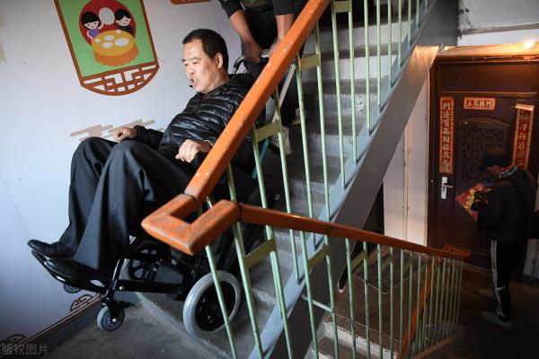 加裝電梯看似花錢,實則穩賺不賠!多數人都沒想到這幾點 加裝電梯看似花錢,實則穩賺不賠!多數人都沒想到這幾點