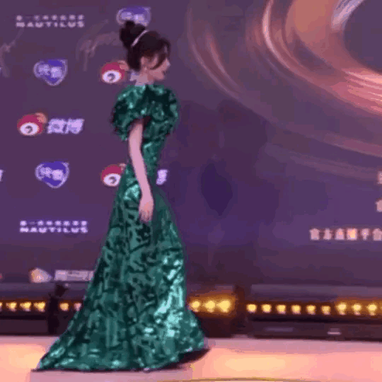 明星造型“尷尬史”:有人像荷包蛋,有人醜似女巫,有人老10歲 明星造型“尷尬史”:有人像荷包蛋,有人醜似女巫,有人老10歲