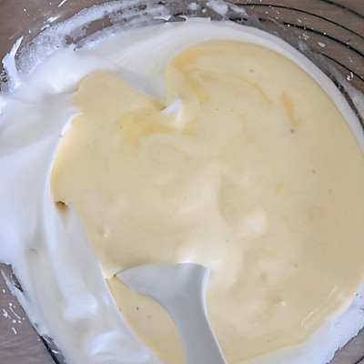 幾分鐘搞定奧利奧颶風蛋糕卷，一步就搞定