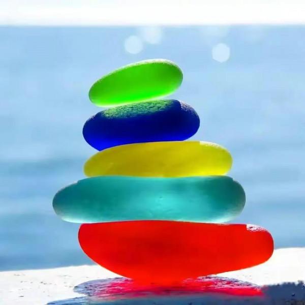 什麼是海玻璃？50幅玲瓏剔透•糖果色•海玻璃的由來