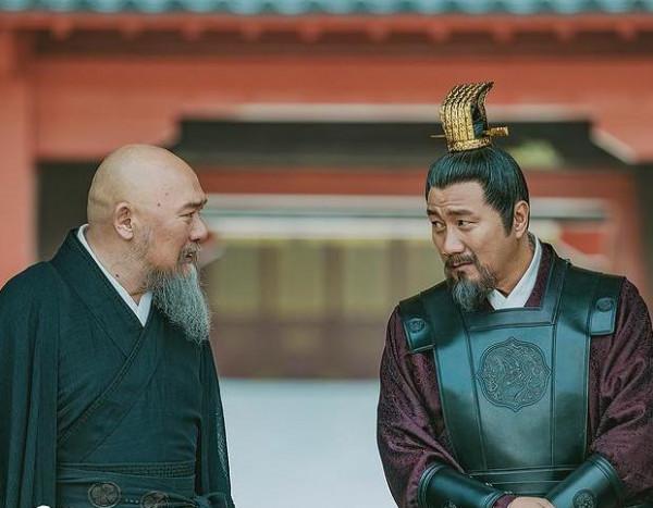 10位“老”戲骨演一群武功高強的“爺爺”，是我追這劇的最大動力