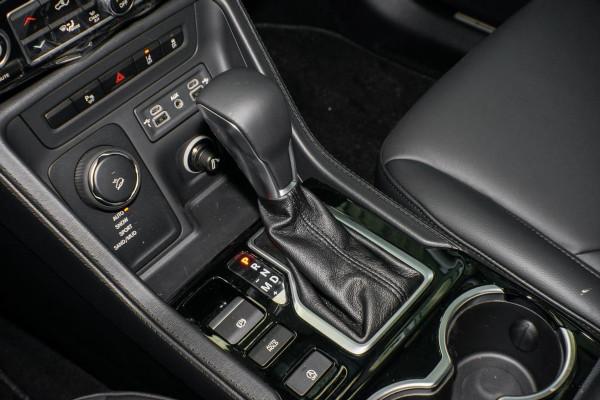 空間大、動力強，9擋變速帶四驅，JEEP大指揮官，會是你的菜嗎？