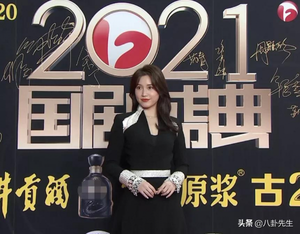 國劇盛典紅毯:張萌臉腫,董潔劉濤狀態好,黎耀祥鄧萃雯久違合體 國劇盛典紅毯:張萌臉腫,董潔劉濤狀態好,黎耀祥鄧萃雯久違合體