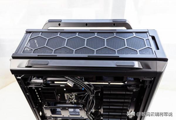 全模組化設計的靜音側透機箱——SILENT BASE 802 機箱黑色版輕體驗 全模組化設計的靜音側透機箱——SILENT BASE 802 機箱黑色版輕體驗