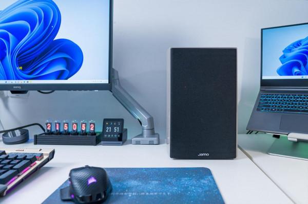 辦公娛樂全都要,我用兩臺升降桌搭了個桌面 辦公娛樂全都要,我用兩臺升降桌搭了個桌面