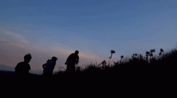 三個90後畢業不工作,跑到深山花八百塊租下荒宅,引400w人圍觀 三個90後畢業不工作,跑到深山花八百塊租下荒宅,引400w人圍觀