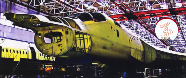 俄勝美輸中國主動放棄，中美俄爭奪烏克蘭圖-160戰略轟炸機小史