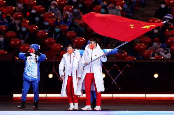 激動！這一刻，&OpenCurlyDoubleQuote;中國紅&rdquo;再次驚豔