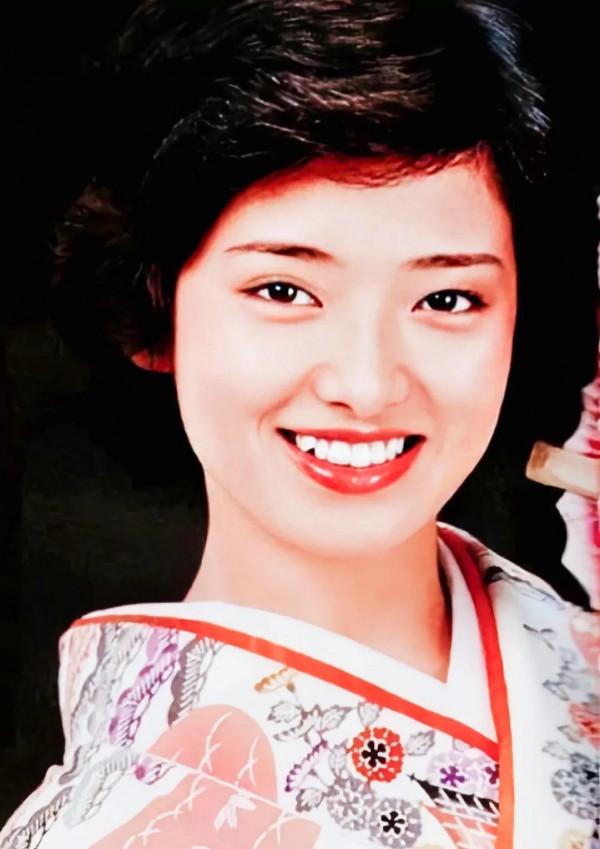 為愛隱退的日本熒幕女神山口百惠