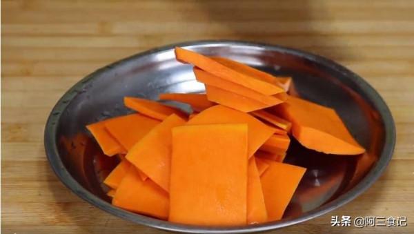 南瓜學會這樣做太香了，給肉都不換，外酥裡糯，出鍋孩子搶著吃