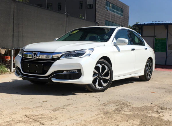 預算15萬選臺二手車,三款熱門日系中級車推薦 預算15萬選臺二手車,三款熱門日系中級車推薦