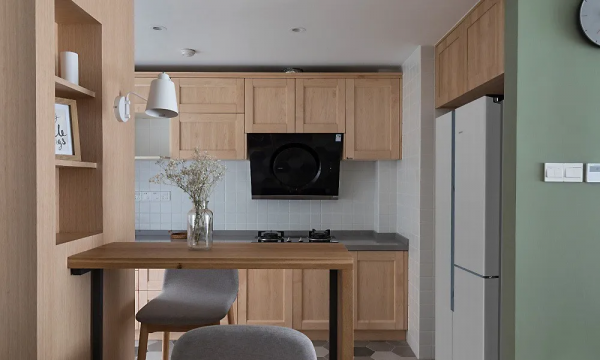 122㎡簡約原木風格新房裝修，復古半牆設計文藝清新