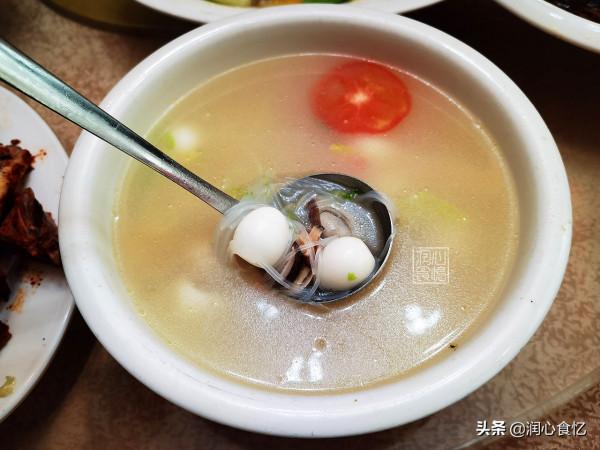 姑姑新房喬遷喜宴，看看1800元一桌的酒席都有哪些菜？您看值嗎？